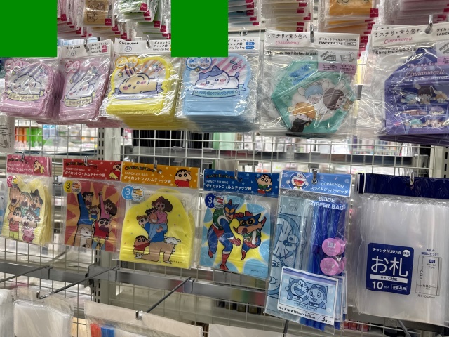 ダイソー ヤスサキ福井幾久店の文具コーナーで商品が置かれていた場所の寄り写真